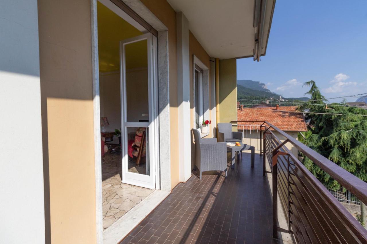 Mamma Ciccia Holiday Home - Casa Imperia Mandello del Lario Exterior photo
