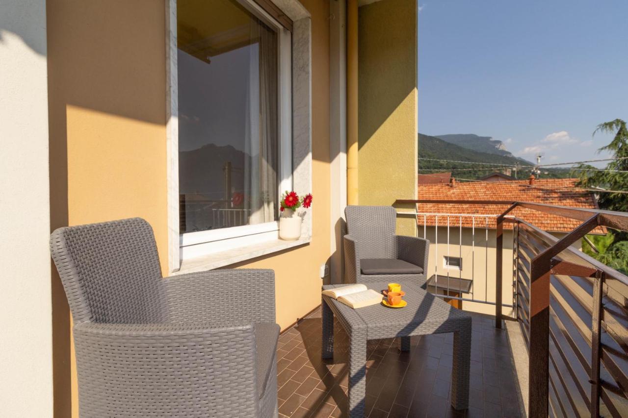 Mamma Ciccia Holiday Home - Casa Imperia Mandello del Lario Exterior photo